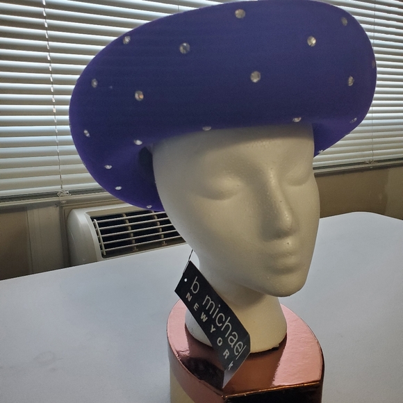 Hat - Picture 4 of 4